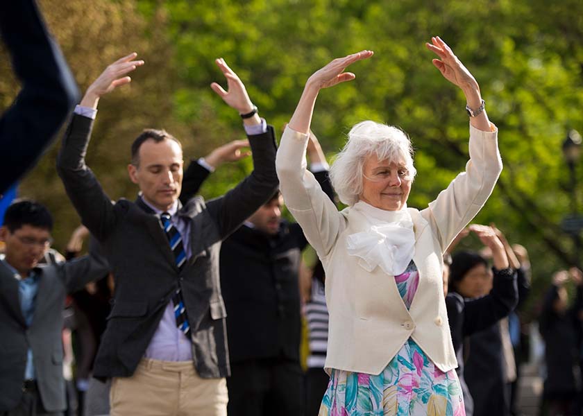 Image for article Genesungen überzeugten 100 Dorfbewohner von Falun Dafa
