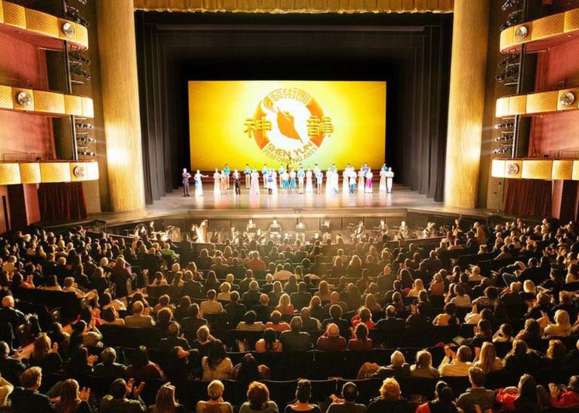 Image for article Shen Yun hinterlässt bei den Theaterbesuchern in Ohio zeitlose Erinnerungen (Fotos)