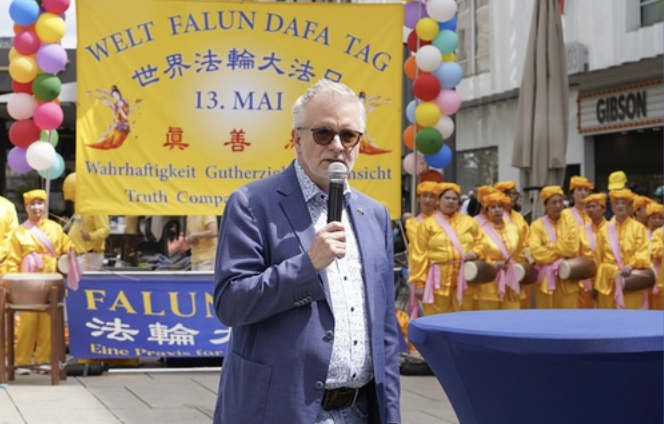 Image for article Frankfurt: Feier des Welt-Falun-Dafa-Tages im europäischen Finanzzentrum – Politiker gratulieren