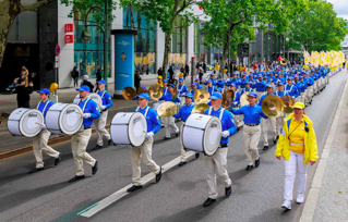 Image for article Berlin: Parade zum Welt-Falun-Dafa-Tag beeindruckt Zuschauer (Teil II)