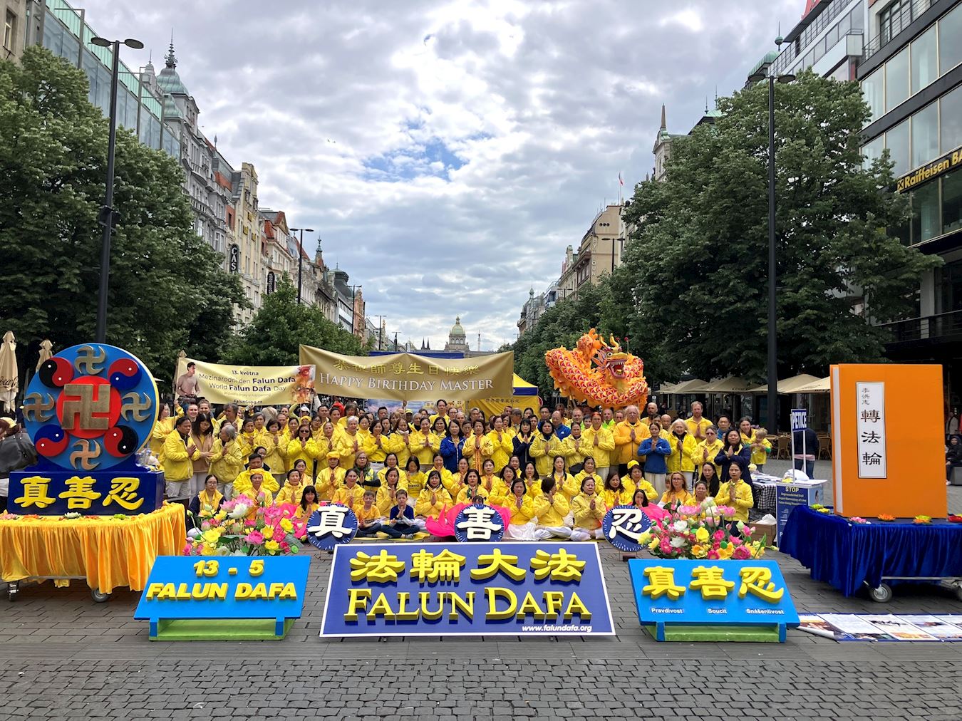 Image for article Feier in Prag zum Welt-Falun-Dafa-Tag – mit festlichen Auftritten