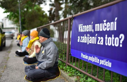 Image for article Slowakische Praktizierende gedenken des Appells vom „25. April“