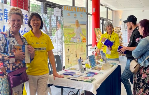 Image for article Frankreich: Einwohner wollen auf der Bio-Gesundheitsmesse gerne Falun Dafa kennenlernen