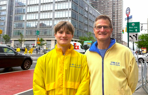 Image for article Dankbar für Wahrhaftigkeit, Güte und Nachsicht – Praktizierende aus verschiedenen Ländern erzählen bei Feier in New York von ihrem Kultivierungsweg