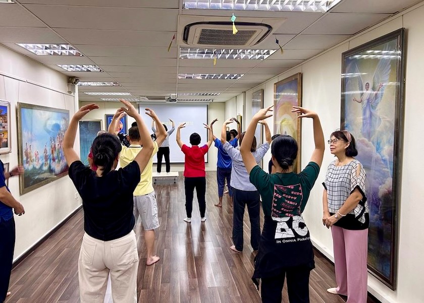 Image for article Singapur: Erkenntnisse neuer Praktizierender beim Neun-Tage-Seminar
