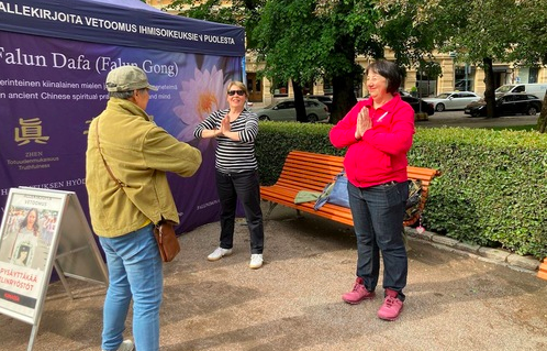 Image for article Helsinki: Einwohner lernen auf Gründungsfeier Falun Dafa kennen