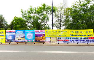 Image for article Warschau: Kundgebung vor Parlamentsgebäude prangert 26 Jahre Verfolgung durch Chinas Regime an – und trifft auf mediales Interesse