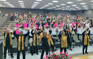 Image for article Mexiko-Stadt: Falun Dafa bei Jahrestagsfeier fürs Wohlergehen älterer Menschen vorgestellt