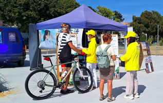 Image for article „Die ganze Welt muss davon erfahren“ – Franzosen in Saint-Nazaire sprechen sich gegen die Verfolgung aus