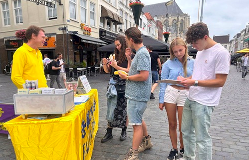 Image for article Niederlande: „Ich habe einmal selbst gesehen, wie Polizisten in Peking Falun-Gong-Praktizierende verhaftet haben