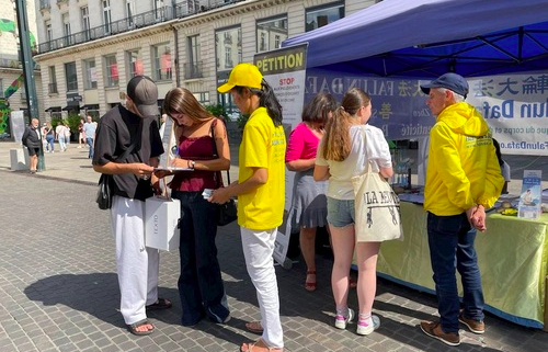 Image for article Frankreich: Bürger von Nantes bekunden ihre Unterstützung für Falun Dafa
