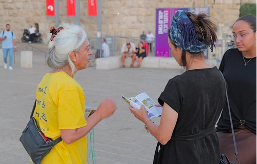 Image for article Israelis würdigen die Prinzipien von Falun Dafa: „Genau das brauchen wir!“