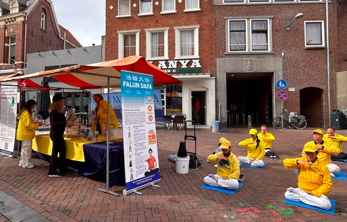 Image for article „Das gefällt mir“ – Einführung von Falun Dafa am niederländischen „Roosendaal-Tag“