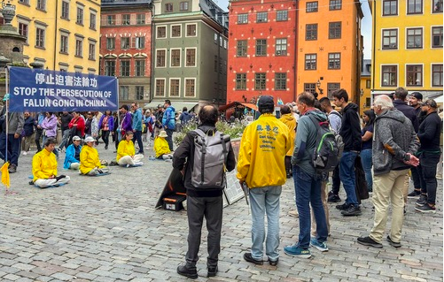 Image for article Dreitägige Aktion in Stockholm: „Wie kann ich helfen, die Verbrechen zu stoppen?“