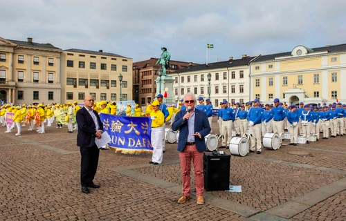 Image for article Kundgebung und Marsch durch Schwedens Göteborg – das Bewusstsein für Chinas Verfolgung von Falun Dafa schärfen