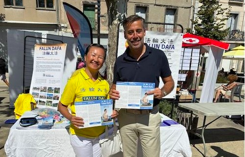 Image for article Frankreich: Falun Dafa beim Verbandsforum in Agde vorgestellt
