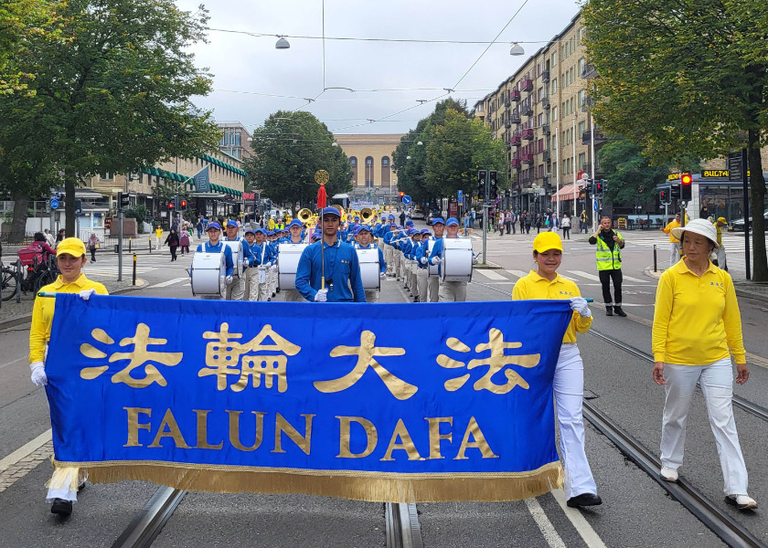 Image for article Schweden: Zwei Paraden zur Feier des 30. Jahrestages der Einführung von Falun Dafa in Europa