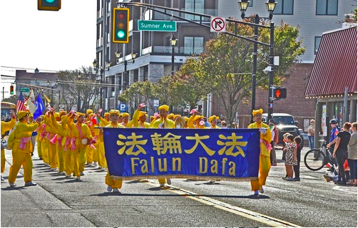 Image for article New Jersey: Bei Columbus-Day-Parade feiern Falun-Dafa-Praktizierende Freiheit und Kulturerbe