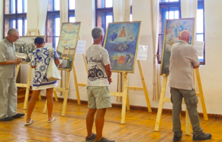 Image for article Bulgarien: Wie die Kunst von Wahrhaftigkeit, Güte und Nachsicht eine alte Galerie in Sozopol erleuchtet