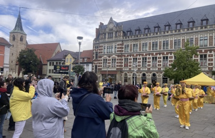 Image for article Unterstützung für Falun Dafa: Erfurter Bürger rufen zum Schutz der Glaubensfreiheit auf