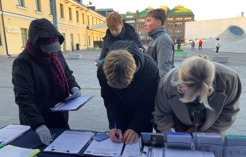 Image for article Helsinki: „Ich hoffe, meine Unterschrift kann ein wenig helfen“ – Finnen verurteilen die Verfolgung in China