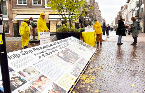Image for article „Kommunismus schadet den Menschen auf der Welt“ – Einheimische und Touristen unterschreiben Petition für ein Ende der Verfolgung
