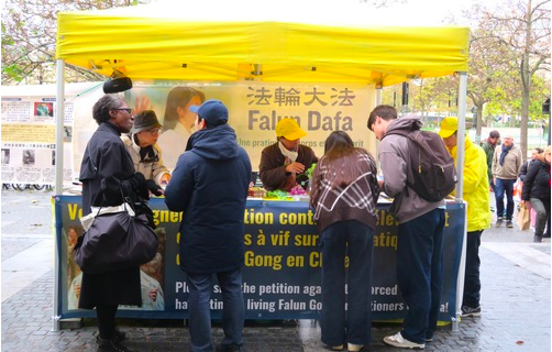Image for article Frankreich: Einführung von Falun Dafa und die Verfolgung in China – Themen bei Veranstaltungen in Paris und Colmar
