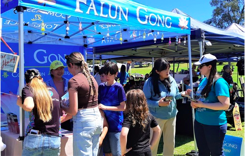 Image for article Westaustralien: Zuspruch für Falun Dafa auf Rotary-Kwinana-Gemeindemesse