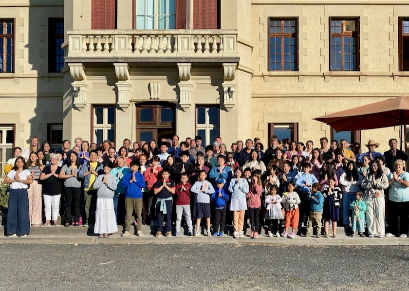Image for article Sommer-Camp der Minghui-Schule in Frankreich: Kinder im förderlichen Umfeld von Wahrhaftigkeit, Güte und Nachsicht