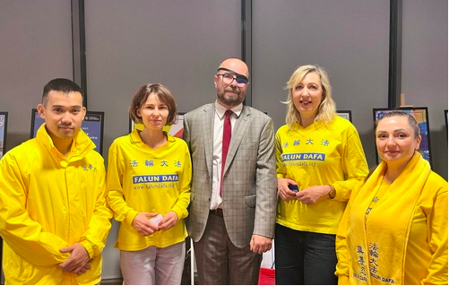 Image for article Polen: Große Resonanz für Falun Dafa beim NGO-Festival in Krakau