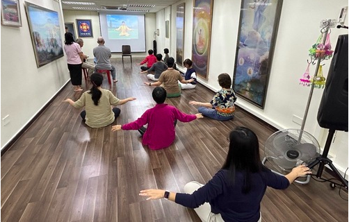 Image for article Singapur: Teilnehmer berichten nach Neun-Tage-Seminar über ihre Erfahrungen