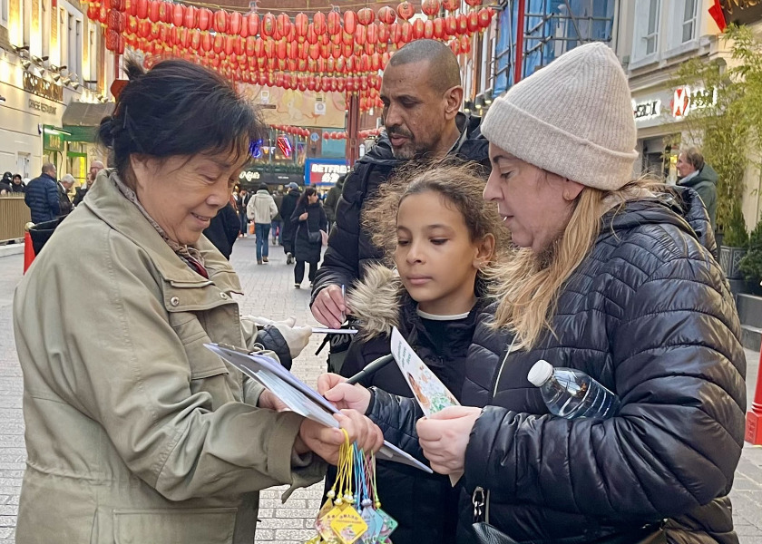 Image for article Londoner Chinatown: Öffentlichkeit empört über die Verfolgung von Falun Dafa