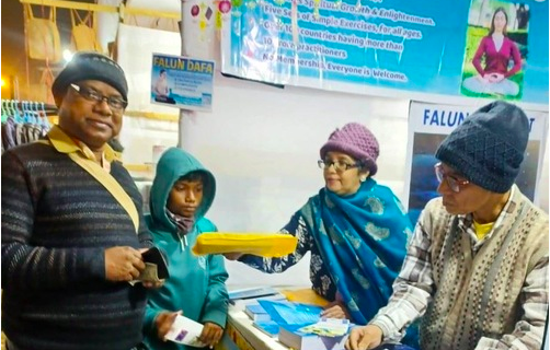 Image for article Indien: Falun Dafa auf der beliebten Handelsmesse Poush Mela präsentiert