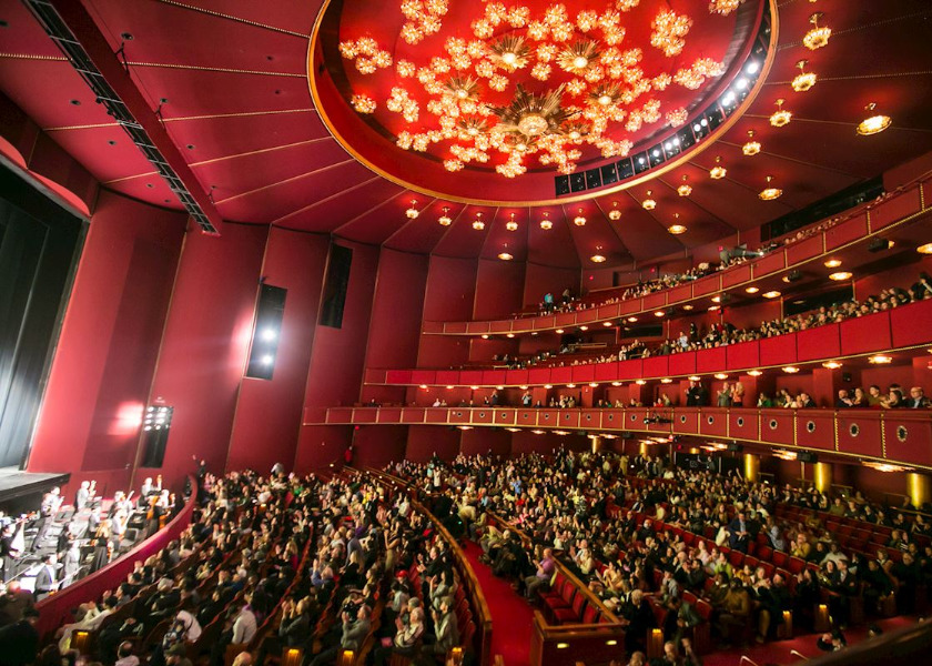 Image for article „Güte, Freundlichkeit und Liebe“ – Theaterbesucher genießen Shen Yun