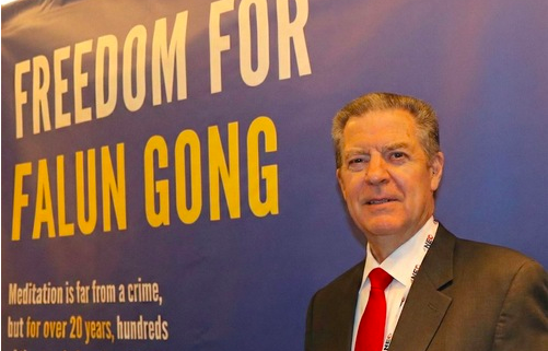 Image for article Warum die KP Chinas Falun Gong so sehr hasst – ehemaliger US-Botschafter für internationale Religionsfreiheit enthüllt die Zusammenhänge