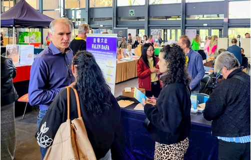 Image for article Belgien: Einführung von Falun Dafa auf Frühlingsmesse für spirituelle Entwicklung