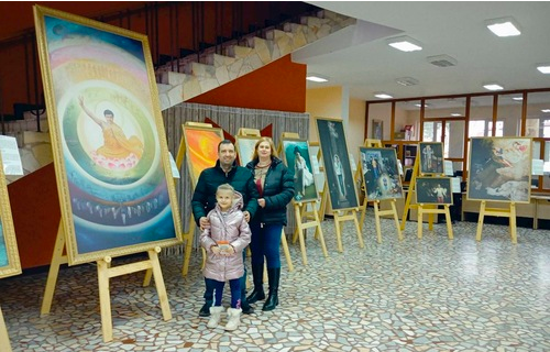 Image for article Die Kunst von Zhen Shan Ren bringt eine „Welt der Reinheit und des Lichts“ nach Bulgarien