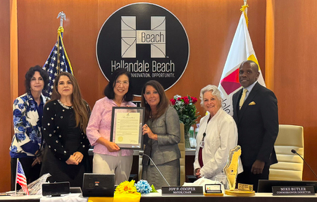 Image for article Südflorida: Bürgermeister von vier Städten gratulieren Shen Yun Performing Arts zum 20-jährigen Bestehen