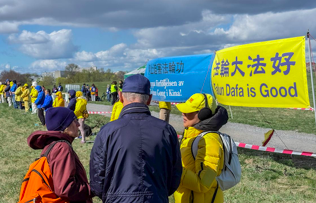 Image for article Stockholm: Kundgebung vor chinesischer Botschaft gedenkt des „25. April“ und entlarvt die Lügen der KP Chinas