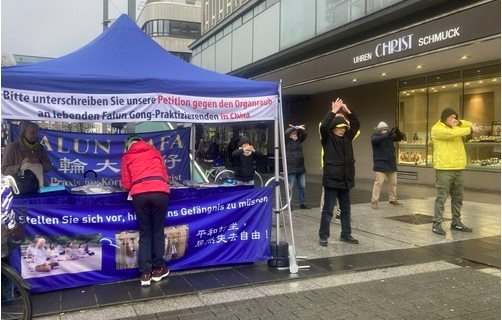 Image for article Bochum: Bürger bekunden ihre Unterstützung für Falun Dafa