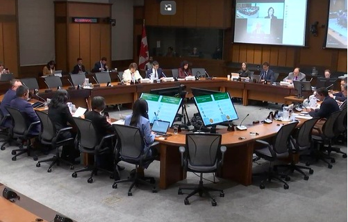 Image for article Kanada: Anhörung während parlamentarischer Anhörung enthüllt Chinas koordinierte Kampagne gegen Shen Yun und Falun Gong