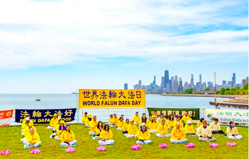 Image for article Chicago: Dafas Werte finden bei Passanten während der Feierlichkeiten zum Falun-Dafa-Tag großen Anklang