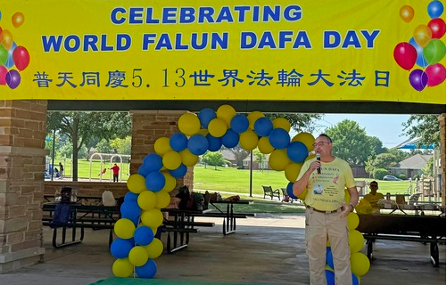 Image for article Dallas: Neue und langjährige Praktizierende danken Meister Li bei Feier zum Welt-Falun-Dafa-Tag