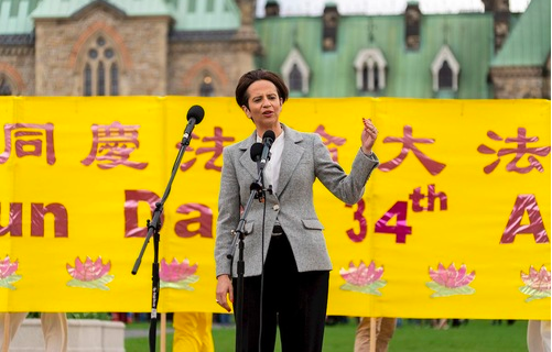 Image for article „Ich bin Ihr Freund und Ihr Verbündeter“ – Kanadas Parlamentarier nehmen an Feierlichkeiten zum 13. Mai teil