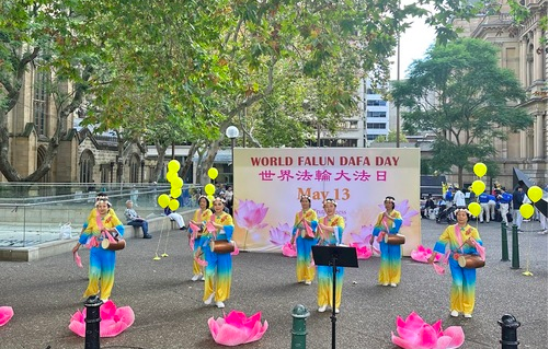 Image for article Feierlichkeiten zum  13. Mai m australischen Sydney – Passanten bekunden Unterstützung
