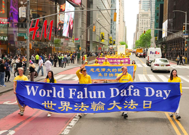 Image for article Den ganzen Mai über den Falun-Dafa-Tag gefeiert – und damit Dafas Güte, Hoffnung und Segen