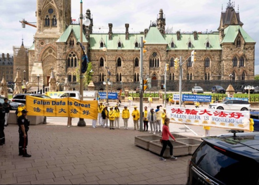Image for article Ottawa: „Stoppt die Verfolgung von Falun Gong!“ – Protestkation während Besuchs des chinesischen Außenministers