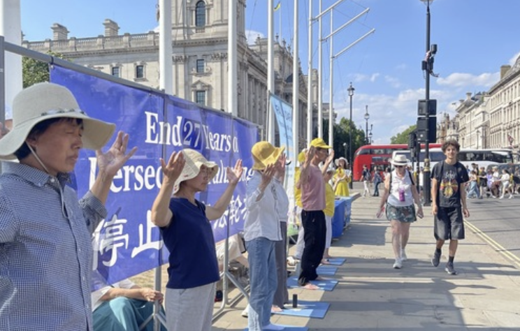 Image for article London: Aktionen vor dem britischen Parlament als Unterstützung für Forum zu Chinas Organraub