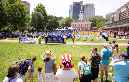 Image for article Philadelphia: Medien heben Falun-Dafa-Gruppe bei Medienberichterstattung zum US-Unabhängigkeitstag hervor