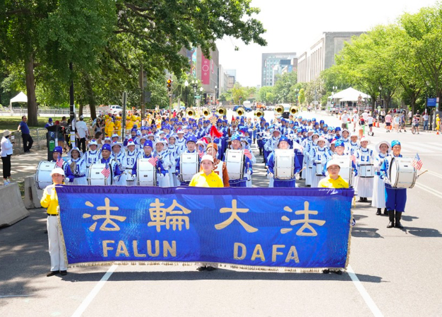 Image for article Washington, D.C.: Viel Lob für Tian Guo Marching Band auf Feier zum 250. Unabhängigkeitstag der USA